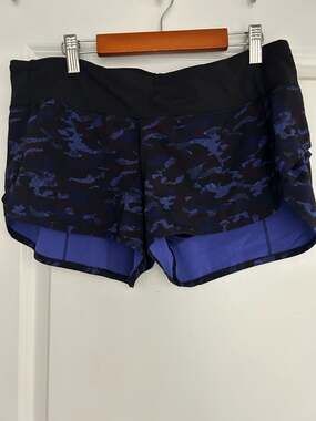 Lululemon Speed Up Short Blue Purple Camo Size 8